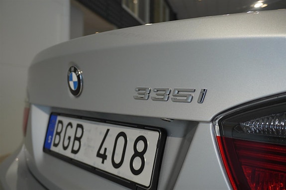 BMW 335i 7 of 19