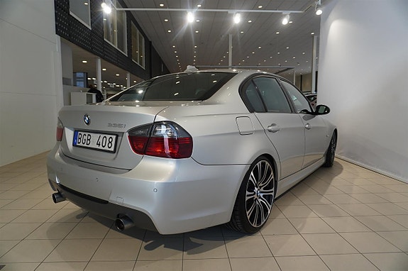 BMW 335i 6 of 19
