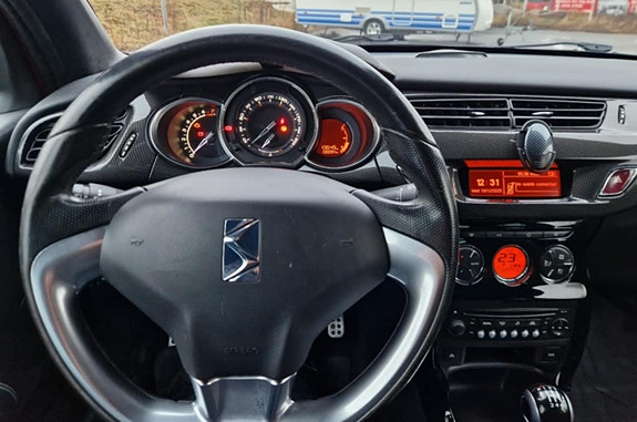 Citroen DS3 8 of 11