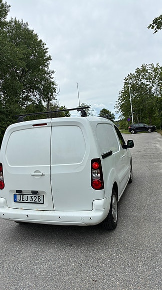Peugeot Partner 2 of 5