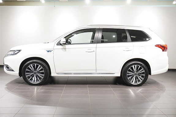 Mitsubishi Outlander 3 of 5