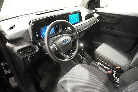 Ford Transit Courier 8 of 12