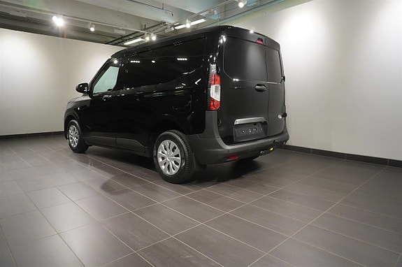 Ford Transit Courier 5 of 12