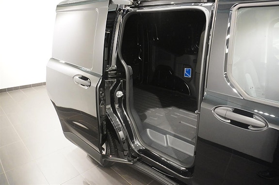 Ford Transit Courier 11 of 12
