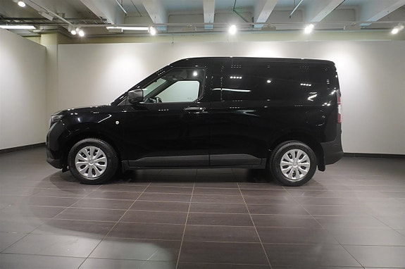 Ford Transit Courier 4 of 12
