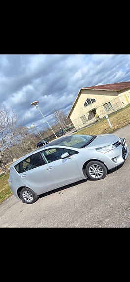 Toyota Verso 2 of 7