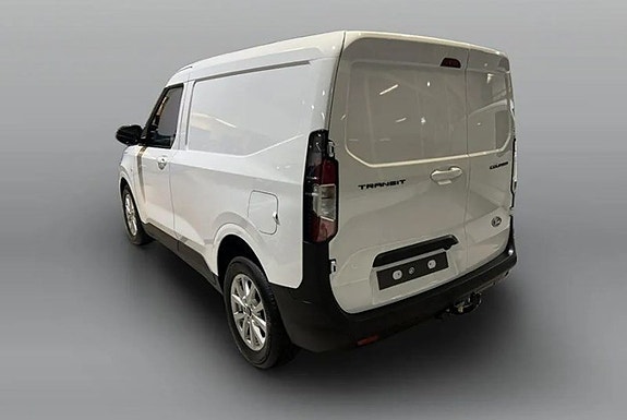 Ford Transit Courier 6 of 8
