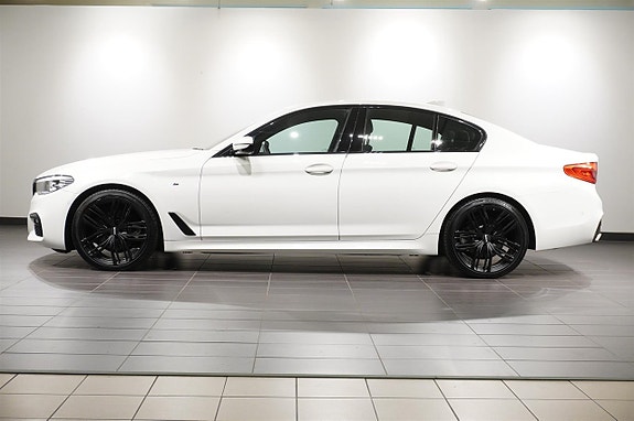 BMW 520d 2 of 13