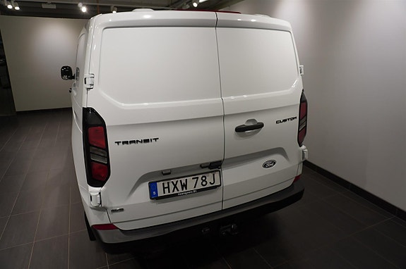 Ford Transit Custom 6 of 13