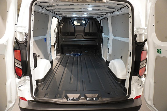 Ford Transit Custom 8 of 13