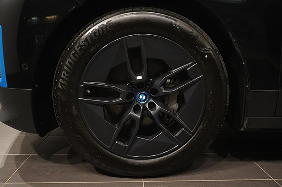 BMW iX 6 of 15
