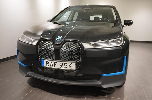 BMW iX 5 of 5