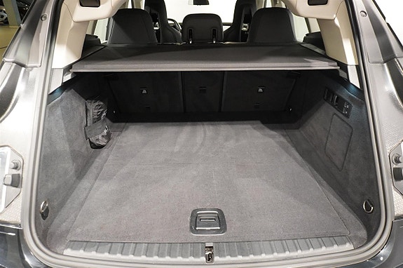BMW iX 9 of 15