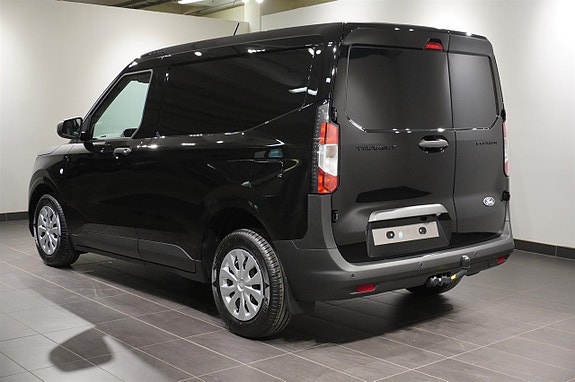 Ford Transit Courier 4 of 5