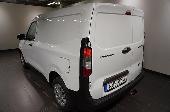 Ford Transit Courier 10 of 10