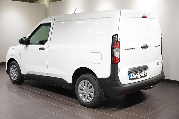 Ford Transit Courier 3 of 10