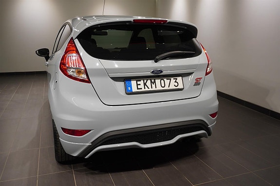 Ford Fiesta 7 of 14