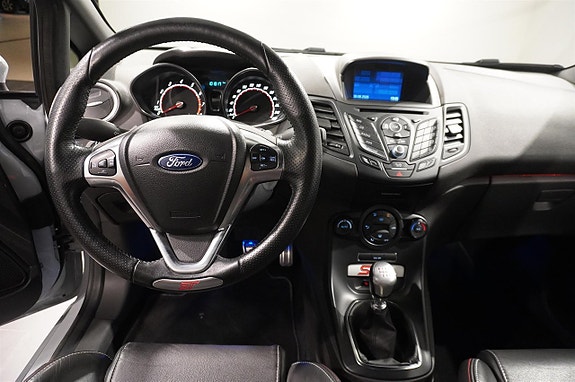 Ford Fiesta 11 of 14