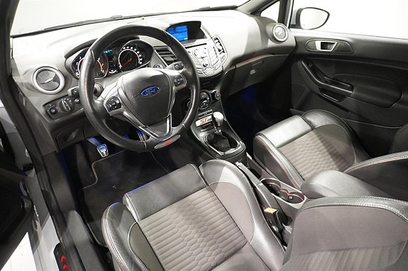 Ford Fiesta 2 of 5