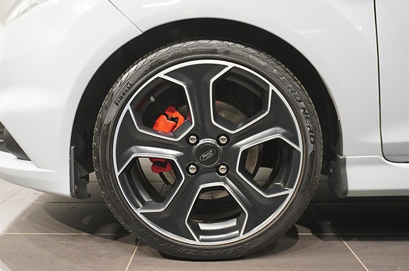 Ford Fiesta 6 of 14