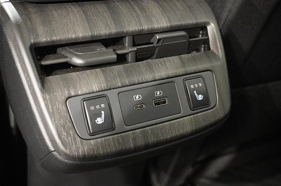 Nissan Ariya 13 of 21