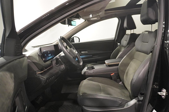 Nissan Ariya 9 of 21