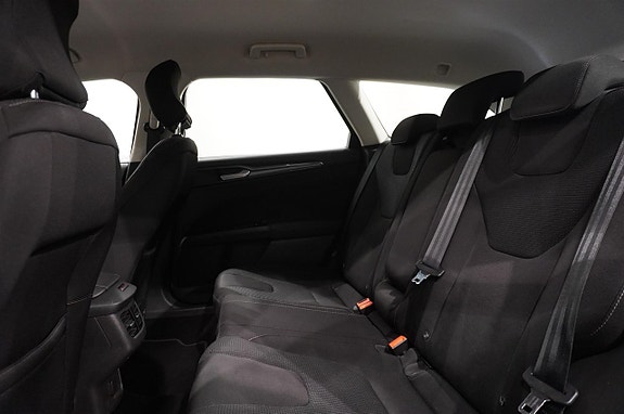 Ford Mondeo 9 of 17