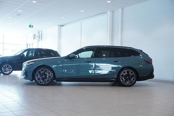 BMW i5 4 of 16