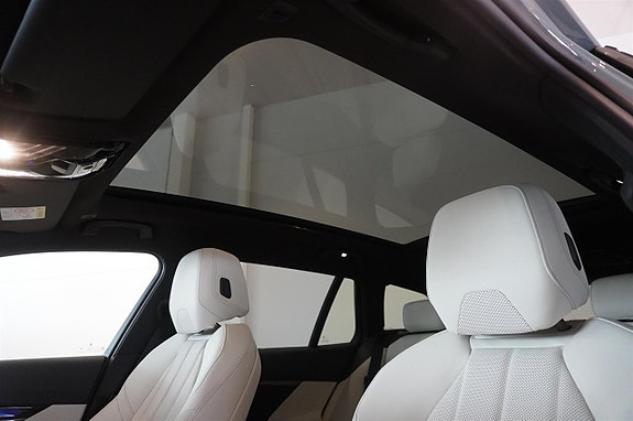 BMW i5 13 of 16