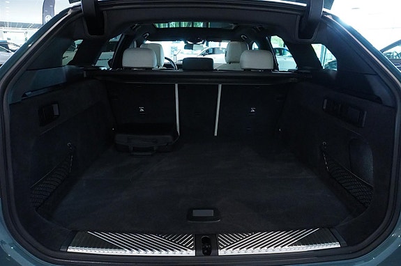 BMW i5 14 of 16