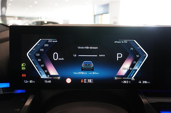 BMW i5 11 of 16