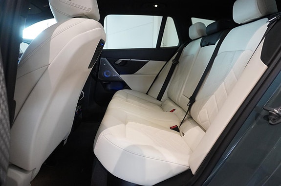 BMW i5 6 of 16