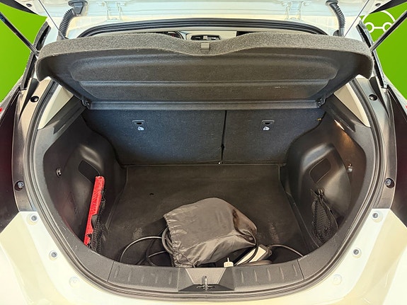 Nissan Leaf 16 of 23