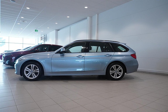 BMW 320d 3 of 11