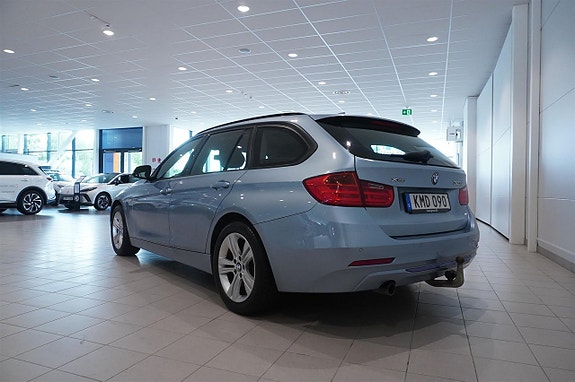 BMW 320d 4 of 11