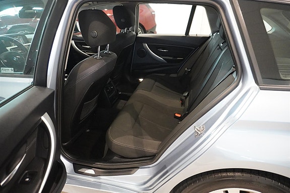 BMW 320d 6 of 11