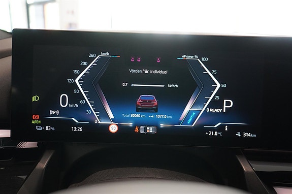 BMW i5 11 of 13