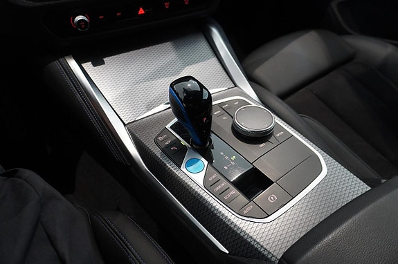 BMW i4 10 of 12