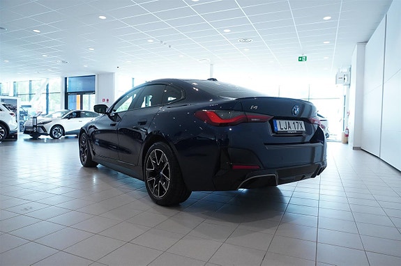BMW i4 4 of 12