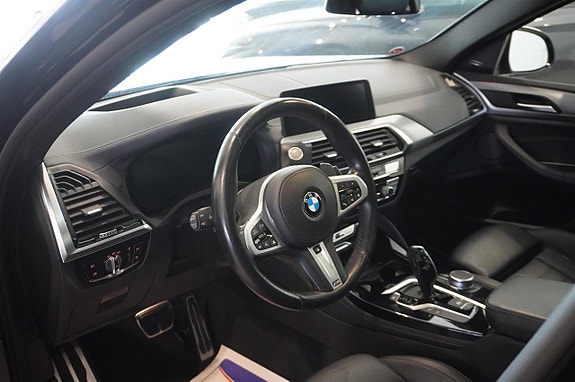 BMW X4 2 of 12