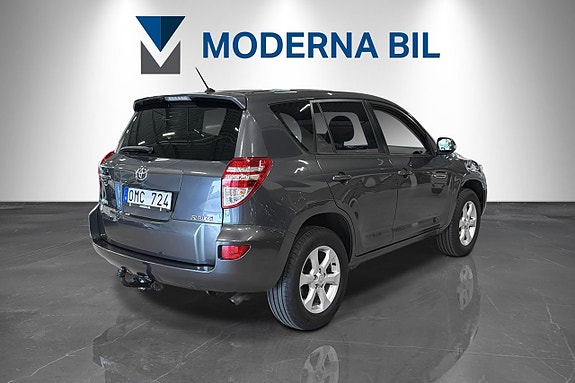 Toyota RAV4 5 of 5