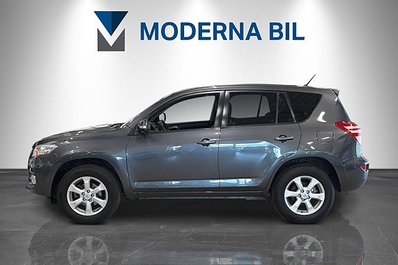 Toyota RAV4 2 of 5