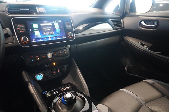 Nissan Leaf 9 of 14