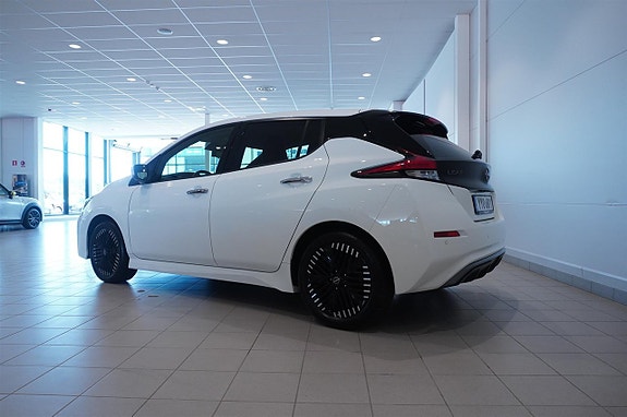 Nissan Leaf 3 of 5