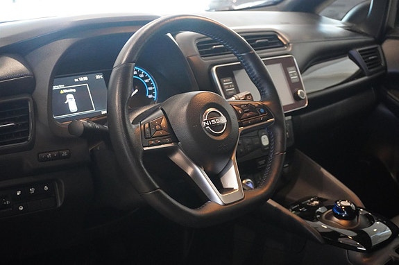 Nissan Leaf 2 of 5