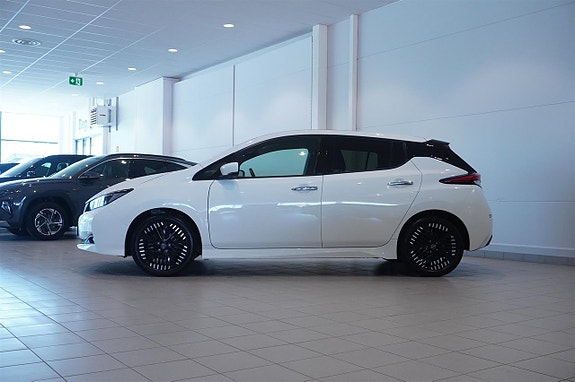 Nissan Leaf 4 of 5
