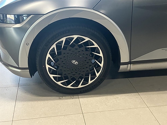 Hyundai Ioniq 5 4 of 5