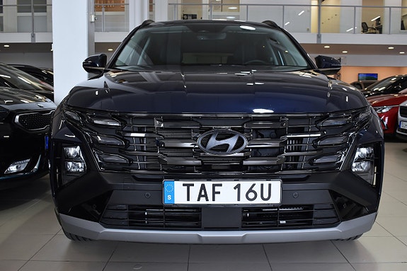 Hyundai Tucson 2 of 5