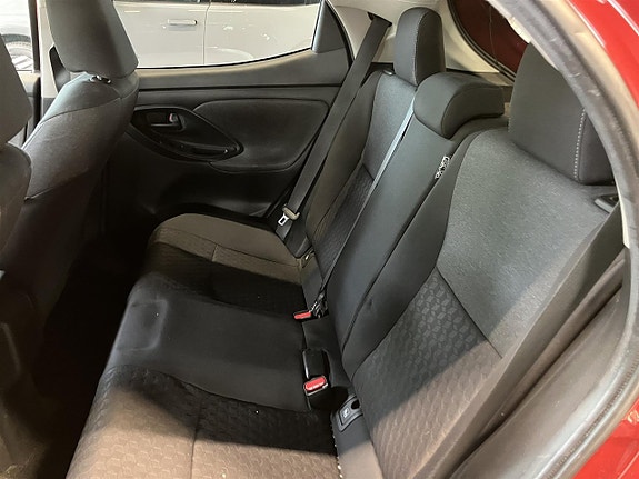 Toyota Yaris 6 of 11