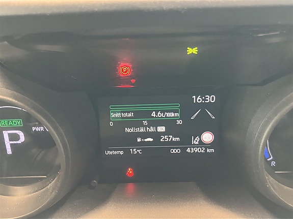 Toyota Yaris 4 of 5